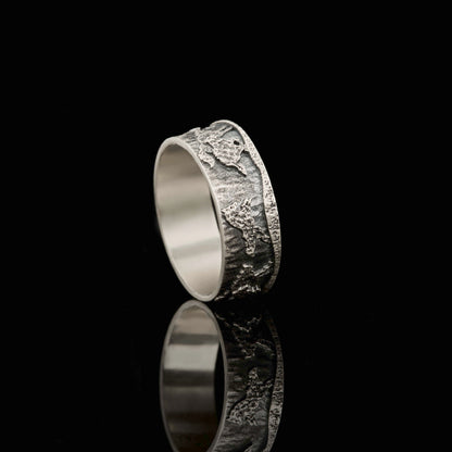 running-wolf-pack-sterling-silver-band-ring